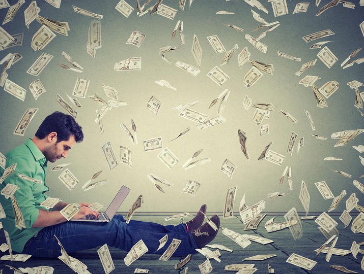 Thị trường tài chính 24h: Chứng khoán điều chỉnh, giá vàng hồi phục vào cuối ngày