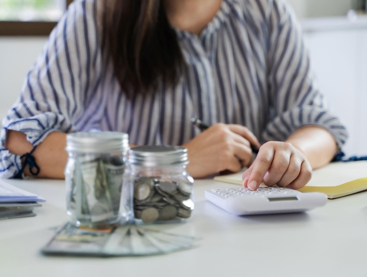 Thị trường tài chính 24h: Giá vàng lao dốc