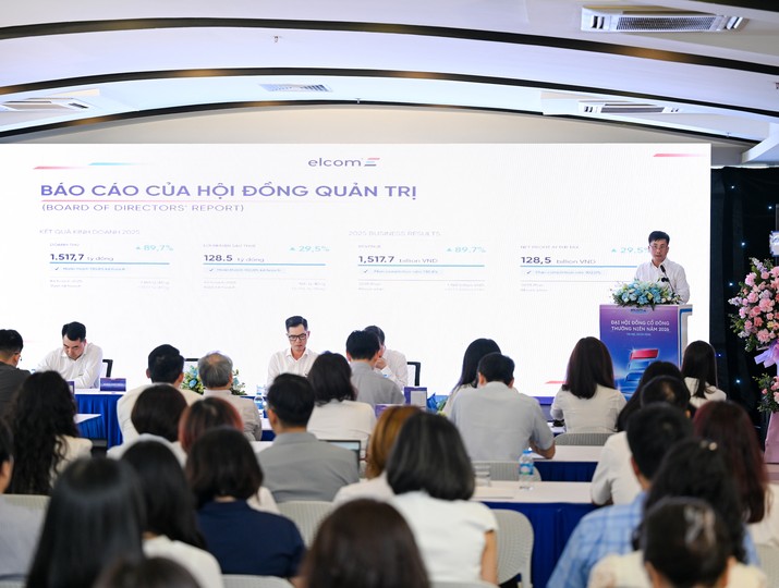 Ông Phan Chiến Thắng, Chủ tịch HĐQT ELCOM trình bày báo cáo của HĐQT tại ĐHCĐ ngày 23/4. 