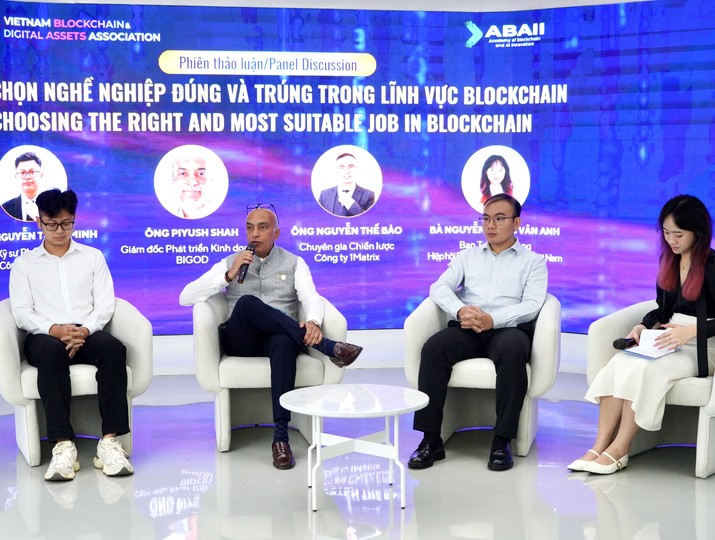 Các diễn giả thảo luận về những kỹ năng sinh viên cần trang bị khi bước vào thị trường blockchain.