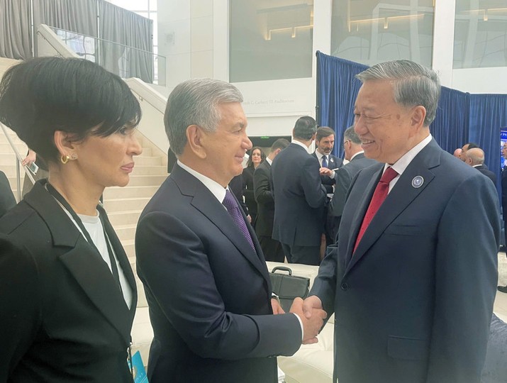 Tổng Bí thư Tô Lâm gặp lãnh đạo các nước nhân dịp tham dự cuộc họp khai mạc Hội đồng hòa bình về Gaza. Ảnh: TTXVN