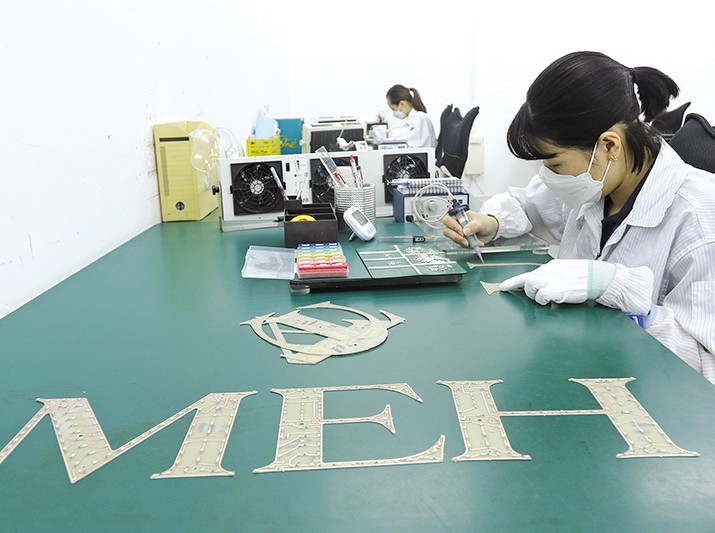 Vốn FDI vào Việt Nam tiếp tục duy trì xu hướng tích cực cả về quy mô vốn và cơ cấu đầu tư. Trong ảnh: Nhà máy sản xuất linh kiện đèn led của Daikan (Nhật Bản) tại Khu công nghiệp Amata (Đồng Nai). Ảnh: Lê Toàn