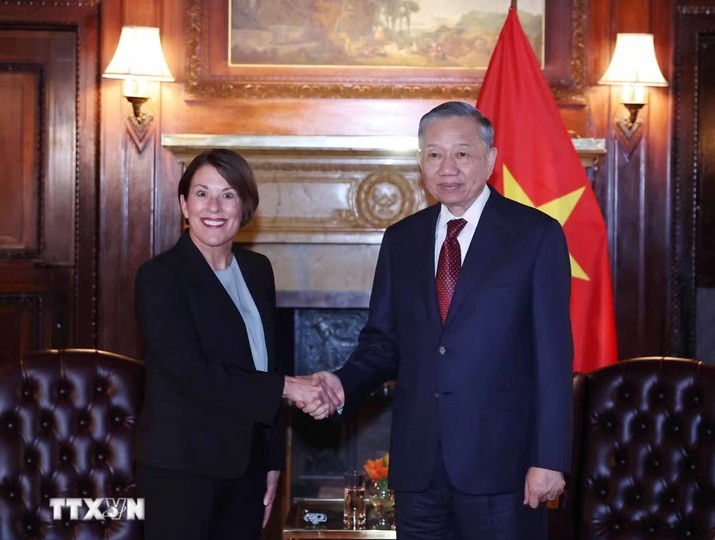 Tổng Bí thư, Chủ tịch nước Tô Lâm tiếp bà Sarah A. Soule, Hiệu trưởng Trường kinh doanh Stanford, thuộc Đại học Stanford. (Ảnh: Thống Nhất/TTXVN)
