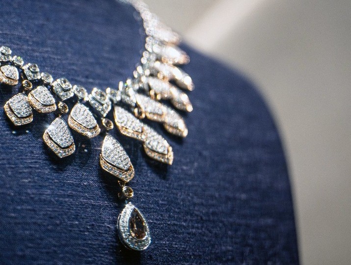 De Beers giảm giá để vực dậy thị trường kim cương tự nhiên