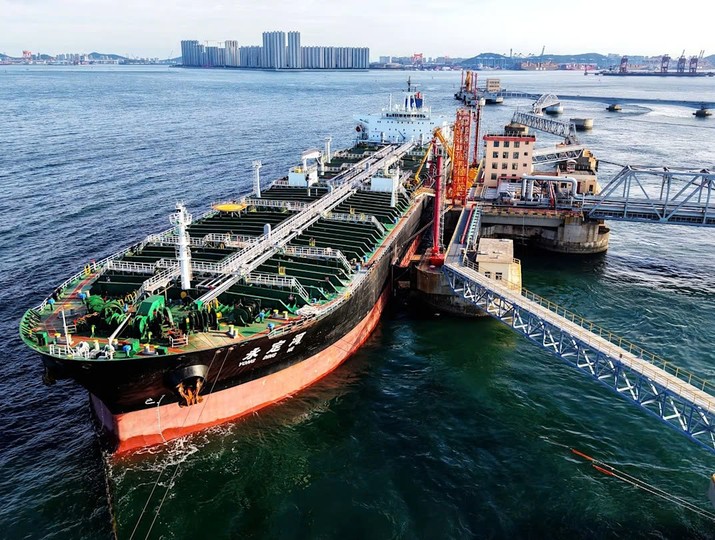 Giá dầu Trung Quốc lập kỷ lục khi nguồn cung từ Ả Rập Xê Út bị gián đoạn