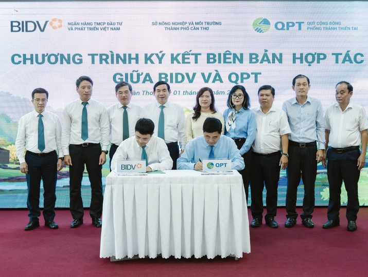 Đại diện Lãnh đạo QPT và BIDV ký kết Biên bản hợp tác