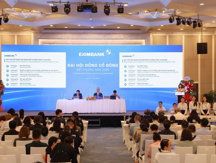 Toàn cảnh ĐHCĐ bất thường sáng ngày 14/10