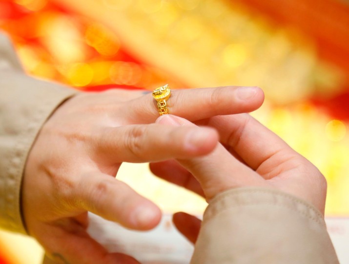 Giá vàng hôm nay ngày 10/2: Vàng tăng thêm 600.000 đồng/lượng