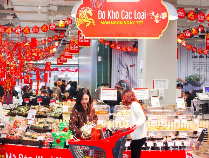 Đa dạng các mặt hàng đặc trưng Tết được giảm giá đến 50%