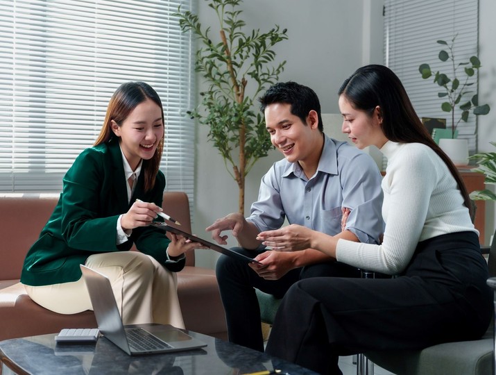 Manulife Việt Nam ra mắt giải pháp bảo hiểm đầu tư kiến tạo gia sản nhiều thế hệ 