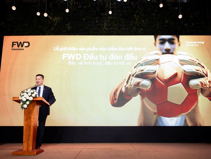 Ông Phương Tiến Minh, Tổng Giám đốc FWD Việt Nam chia sẻ tại buổi ra mắt sản phẩm "FWD Đầu tư đón đầu"