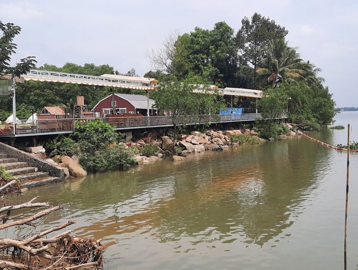 TP.HCM sẽ cưỡng chế nếu người dân, doanh nghiệp không tự tháo dỡ công trình xây dựng lấn chiếm sông rạch