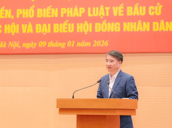 Phó Chủ tịch UBND Thành phố Hà Nội Nguyễn Xuân Lưu phát biểu tại hội nghị.