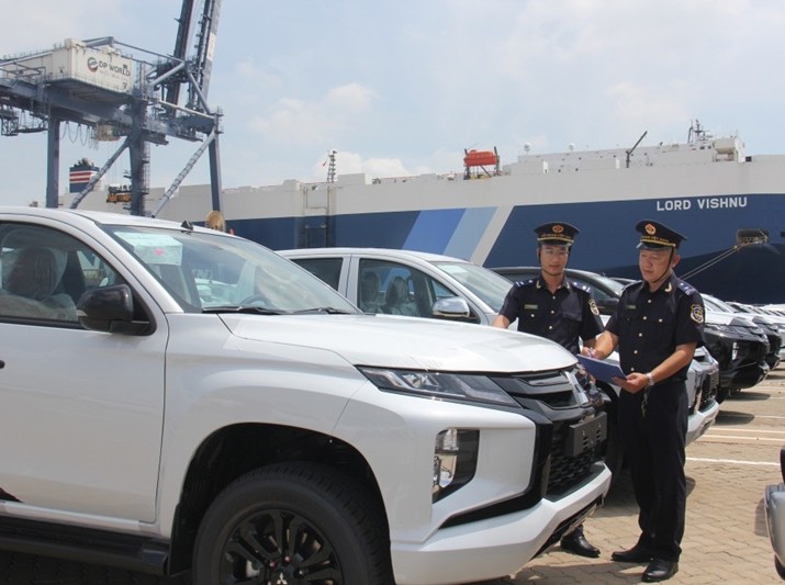 Nhập khẩu ô tô nguyên chiếc tháng cuối năm giảm gần 20% 