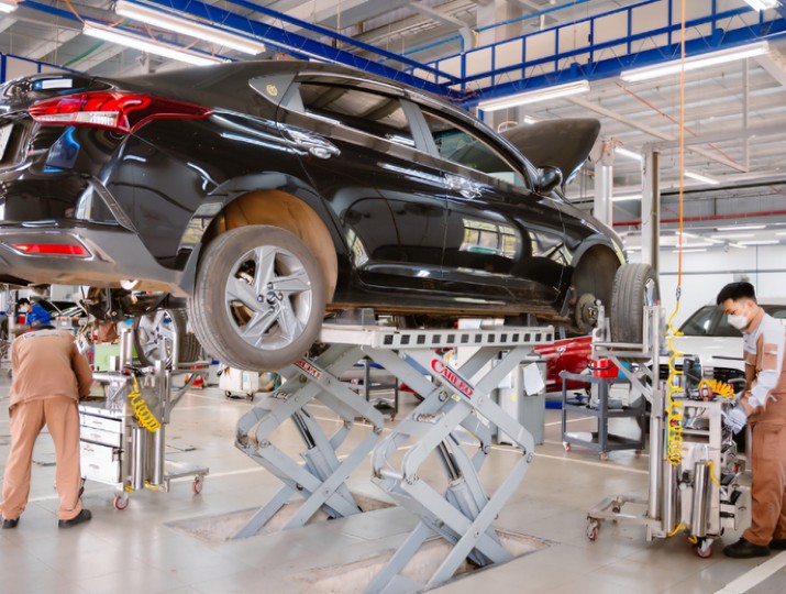 Ngành kinh doanh dịch vụ bảo hành, bảo dưỡng xe ô tô không còn là ngành nghề kinh doanh có điều kiện kể từ ngày 1/7/2026, theo Luật Đầu tư 2025. (Ảnh internet)