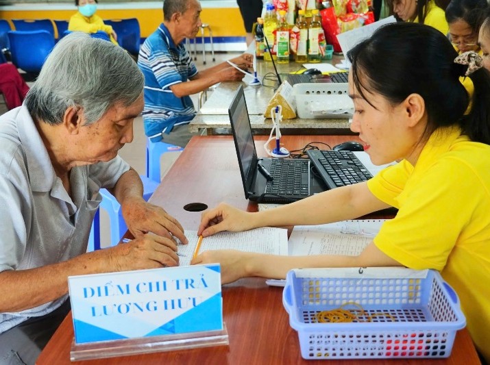 Bộ Nội vụ lý giải phương án tăng lương hưu 4,5% cộng 200.000 đồng từ 1/7 