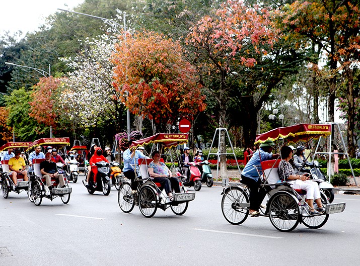 Quý 1/2026, Hà Nội đón 2,4 triệu lượt khách quốc tế, tăng mạnh 28,7%. Ảnh: Hồng Hạnh 