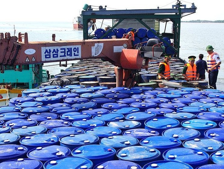 Bộ Công thương yêu cầu các địa phương siết chặt quản lý kinh doanh, nhất là vận chuyển xăng dầu khu vực biên giới. 