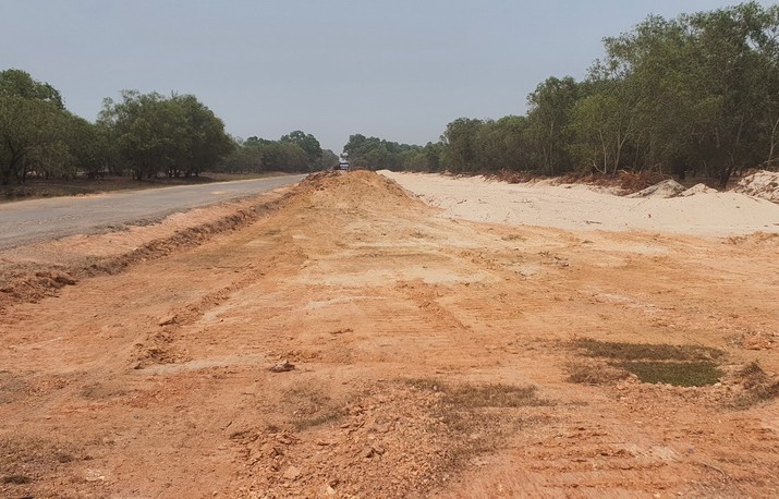 Dự án Quốc lộ 15D vẫn còn thiếu mặt bằng mặt bằng sạch để thi công đồng bộ 