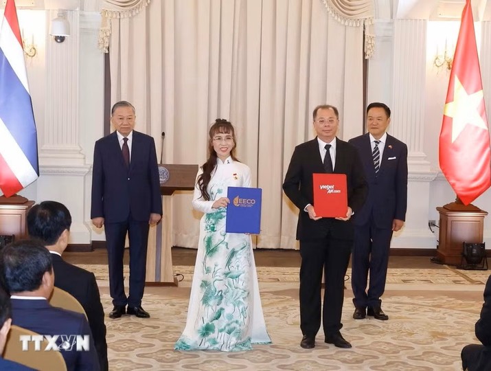 Tổng Bí thư, Chủ tịch nước Tô Lâm và Thủ tướng Thái Lan chứng kiến lễ trao văn kiện hợp tác hai nước 