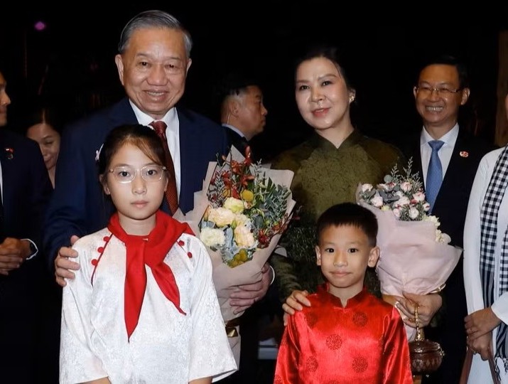 Tổng Bí thư, Chủ tịch nước Tô Lâm và Phu nhân bắt đầu chuyến thăm cấp Nhà nước tới Singapore 
