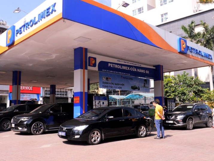 Nếu có đủ bằng chứng chứng minh xăng E10 gây hỏng xe, trước hết đơn vị cung cấp xăng E10 chịu trách nhiệm, sau đó đến cơ quan quản lý nhà nước về xăng dầu. 