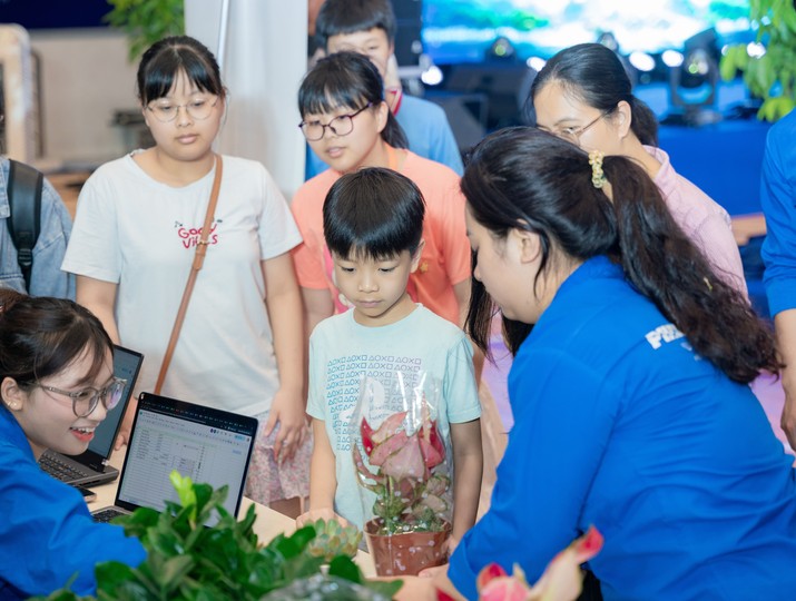 Các hoạt động trải nghiệm tại Lễ khởi động góp phần lan tỏa nhận thức về bảo vệ môi trường, sử dụng hiệu quả tài nguyên và thực hành lối sống bền vững trong cộng đồng Phenikaa