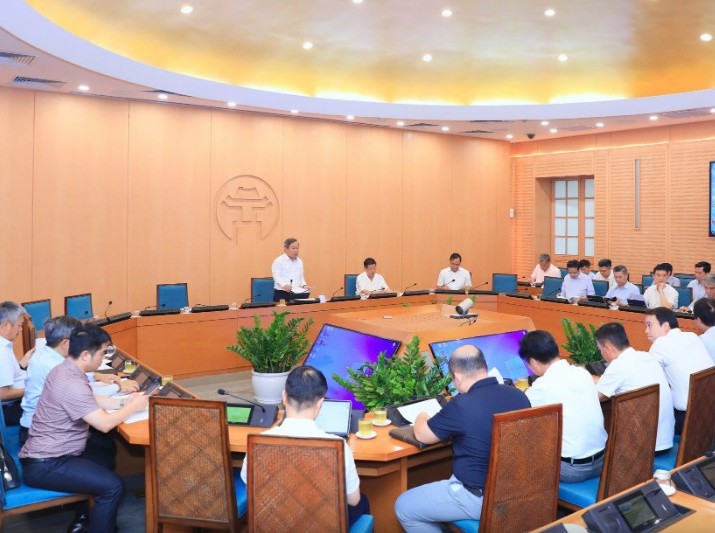 Toàn cảnh cuộc họp của UBND TP.Hà Nội về việc triển khai thực hiện chỉ đạo của Trung ương về khởi công dự án nhà ở xã hội và nhà ở cho thuê.