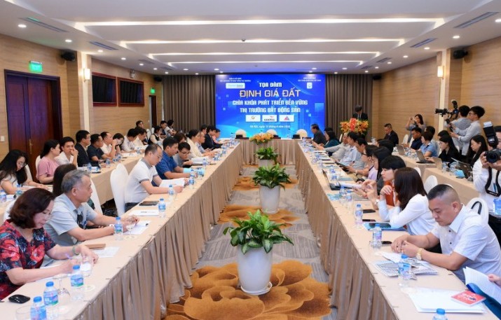 Tọa đàm chuyên đề “Định giá đất – Chìa khóa phát triển bền vững thị trường bất động sản”.