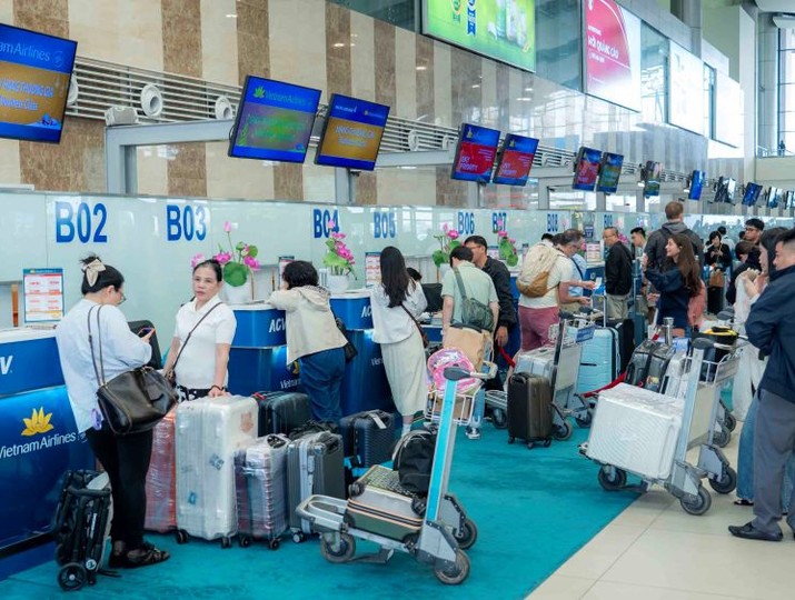 Hệ thống quầy phục vụ hành khách tại Cảng hàng không quốc tế Nội Bài.