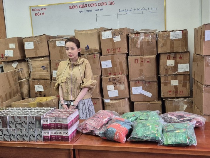 Một đối tượng bị bắt vì sản xuất, buôn bán thực phẩm chức năng giả.