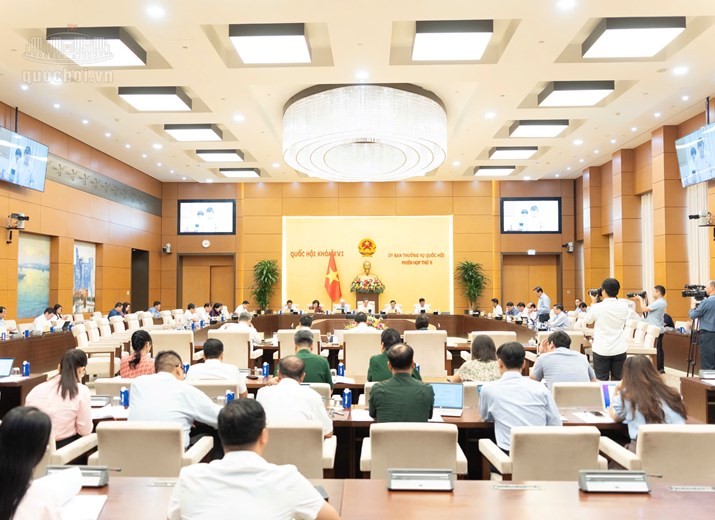  Ủy ban Thường vụ Quốc hội cho ý kiến sửa 4 luật lĩnh vực công thương. 