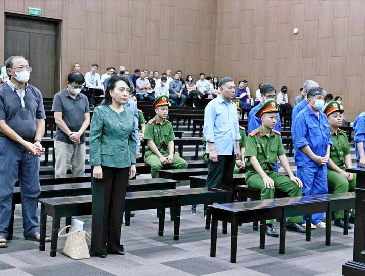Cựu Bộ trưởng Nguyễn Thị Kim Tiến xin xét xử vắng mặt do đang điều trị bệnh 