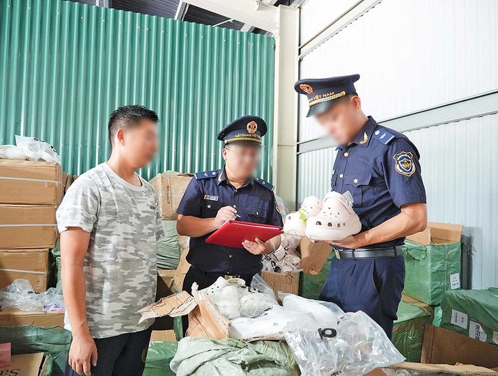 Cơ quan hải quan phát hiện hơn 800.000 sản phẩm không khai báo, nghi xâm phạm quyền sở hữu trí tuệ ngày 11/8/2026 (Ảnh: CHQ) 