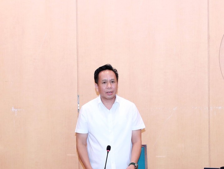 Phó Giám đốc Sở Tài chính Hà Nội Vũ Trung Thành phát biểu ý kiến.