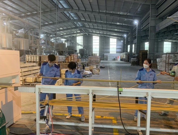 Không đủ điều kiện giao dịch ký quỹ, cổ phiếu Nhựa Pha Lê (PLP) giảm sàn