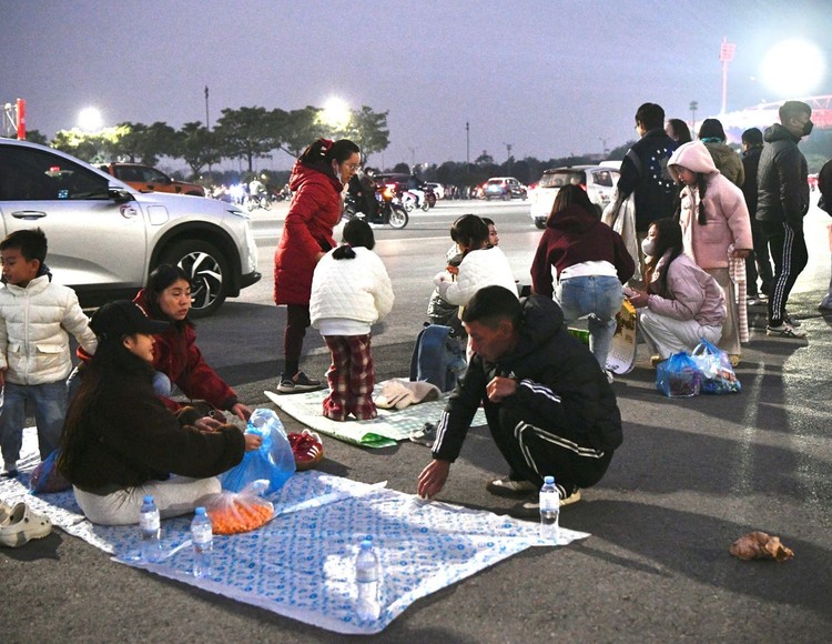 Trước giờ G: Người Hà Nội “đứng ngồi không yên” chờ concert pháo hoa quốc gia tại Mỹ Đình 