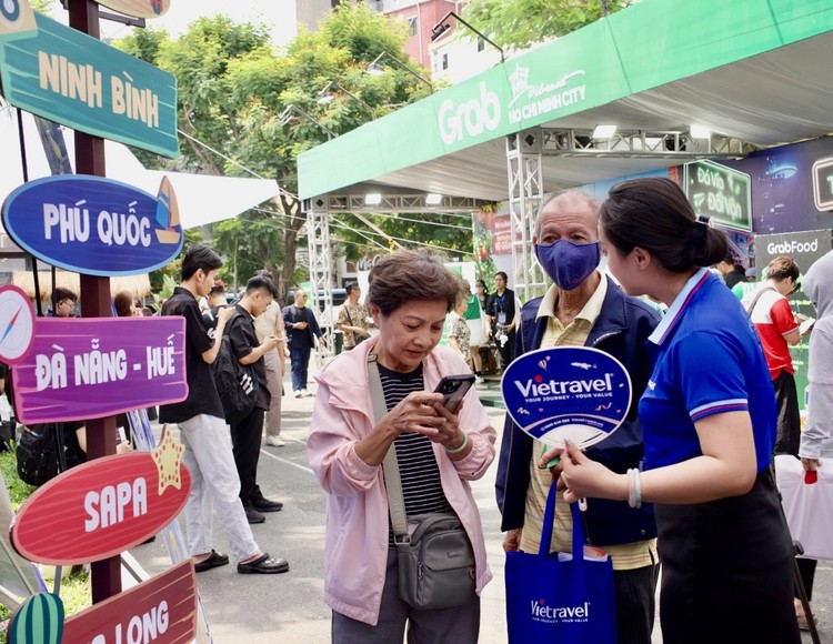 Rộn ràng Ngày hội Du lịch TP.HCM: Kích cầu hè, “đua” ưu đãi 