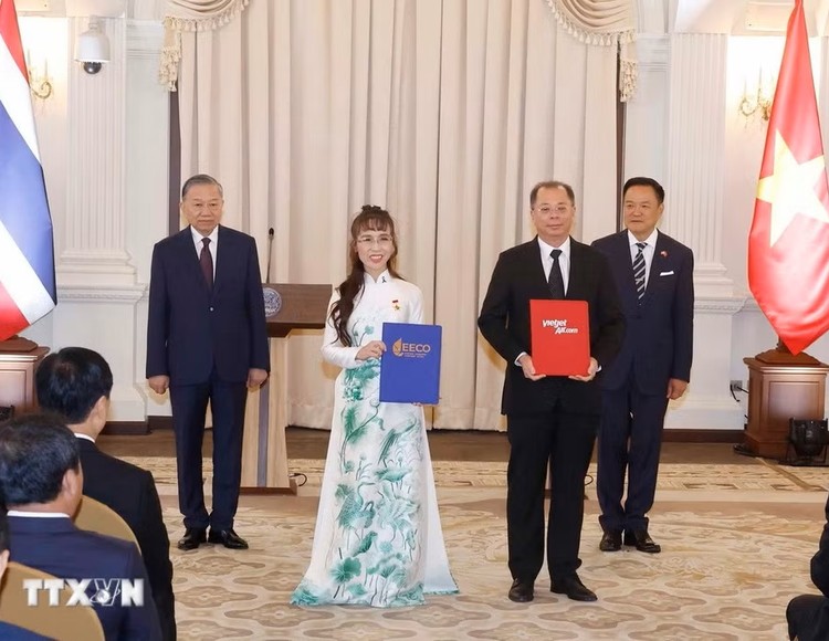 Tổng Bí thư, Chủ tịch nước Tô Lâm và Thủ tướng Thái Lan chứng kiến lễ trao văn kiện hợp tác hai nước 