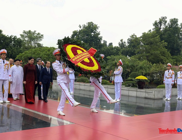 [Ảnh] 81 năm Quốc khánh: Lãnh đạo Đảng, Nhà nước vào Lăng viếng Chủ tịch Hồ Chí Minh 