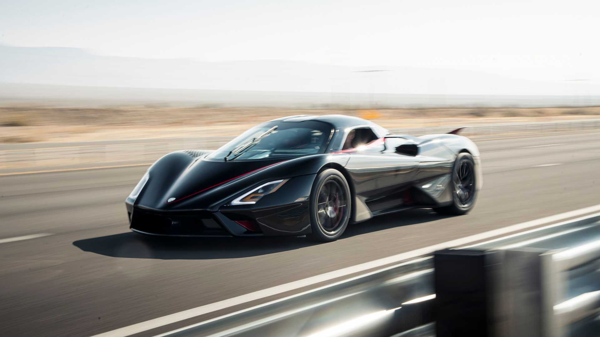 Đạt tốc độ tối đa 532,93 km/h, hypercar SSC Tuatara chính thức là chiếc xe chạy nhanh nhất thế giới