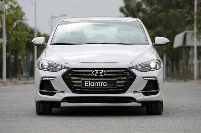 Hyundai Elantra Sport khởi điểm từ 729 triệu đồng ảnh 2