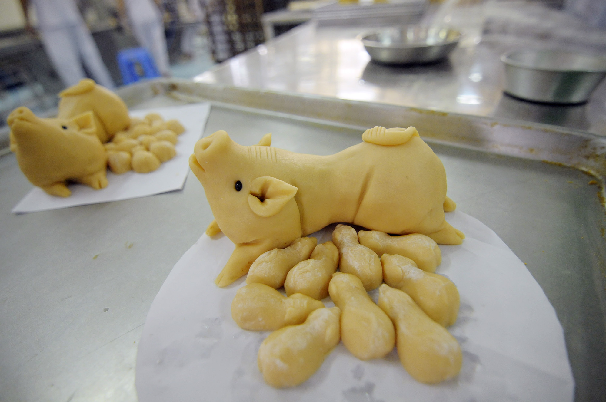 Đột nhập lò bánh trung thu dịp “vào mùa“