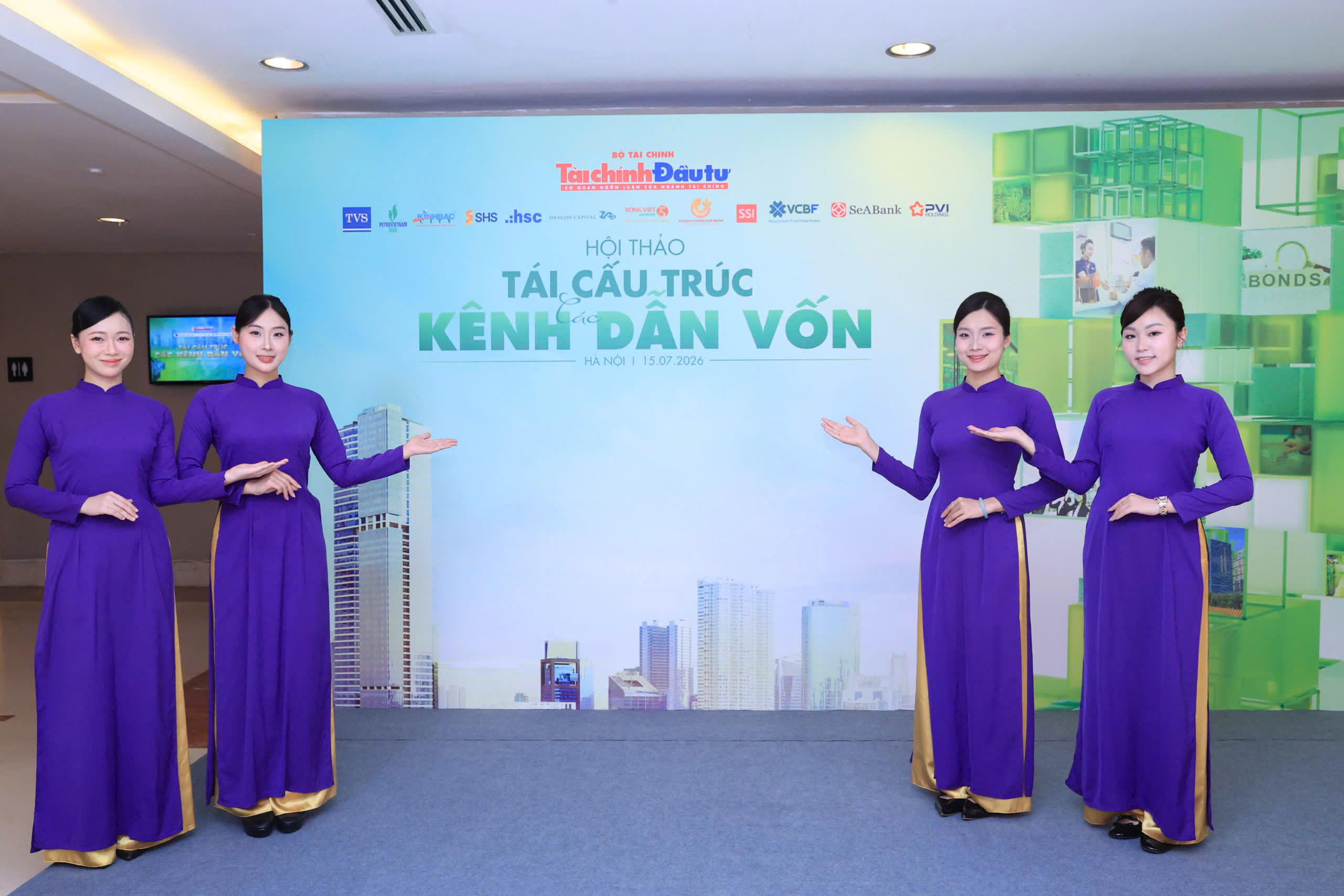 Khai mạc Hội thảo Tái cấu trúc các kênh dẫn vốn