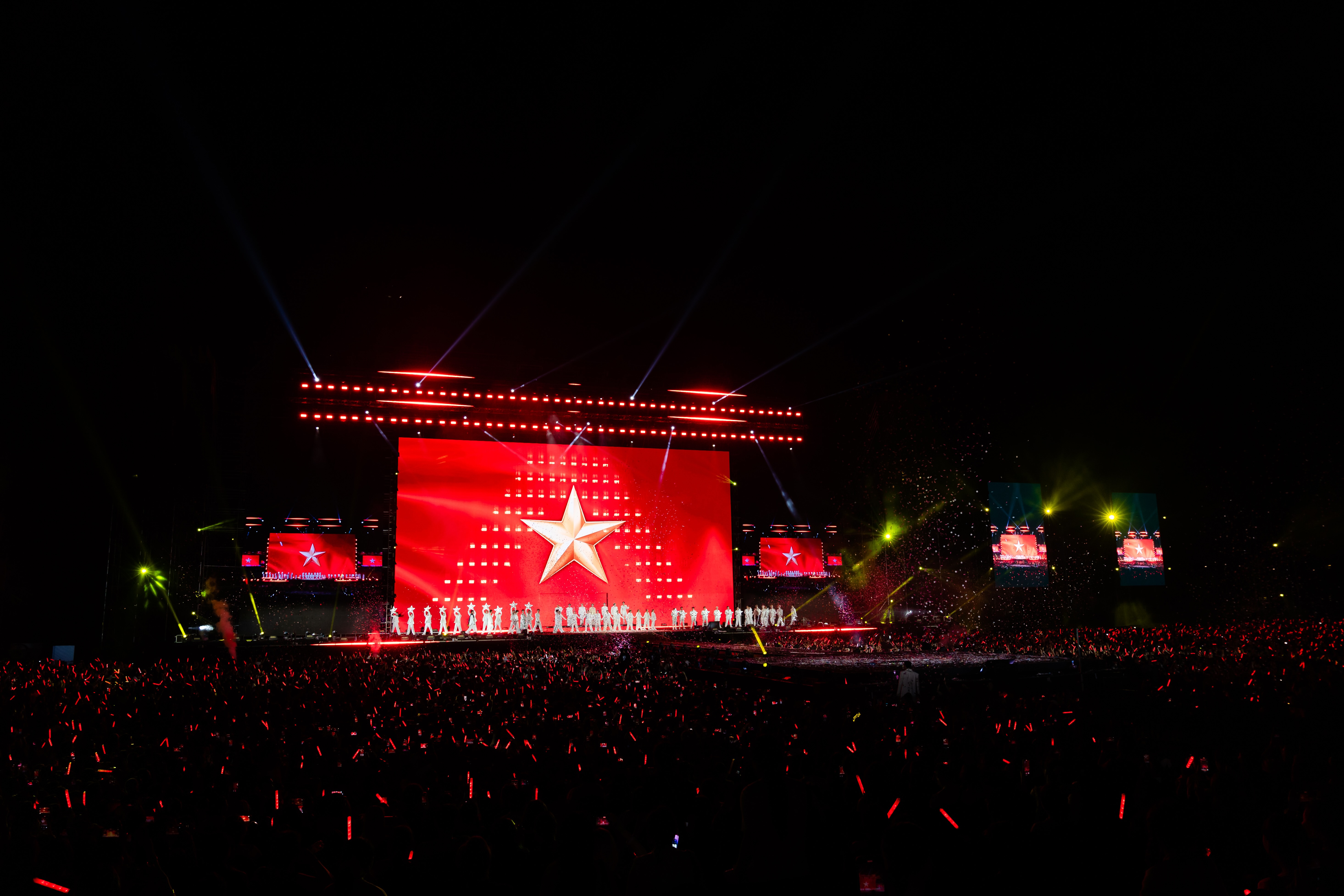 "Anh trai say hi" Concert: Khát vọng là người Việt Nam
