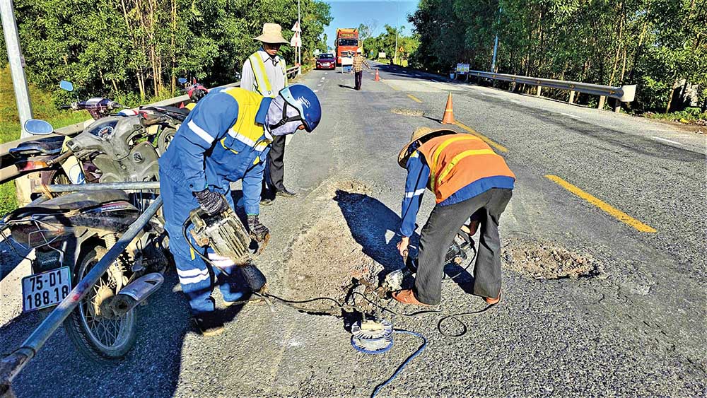 Lộ “sạn” trong quản lý chi hoạt động kinh tế đường bộ