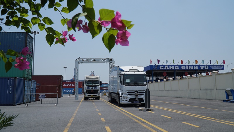 Hải quan soi chiếu container bằng AI, vi phạm giảm xuống dưới 1%