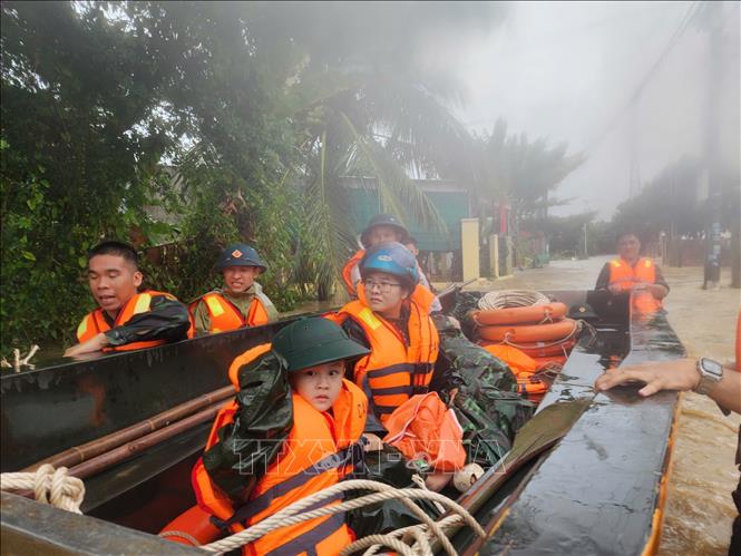 Tập trung tổng lực để cứu người, ứng phó, khắc phục hậu quả mưa lũ đặc biệt lớn