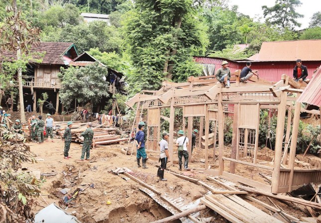 Hàng tuần phải báo cáo tiến độ xây dựng, sửa chữa nhà cho nhân dân sau bão lũ