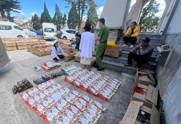 Phát hiện doanh nghiệp trộn đậu nành làm giả cafe